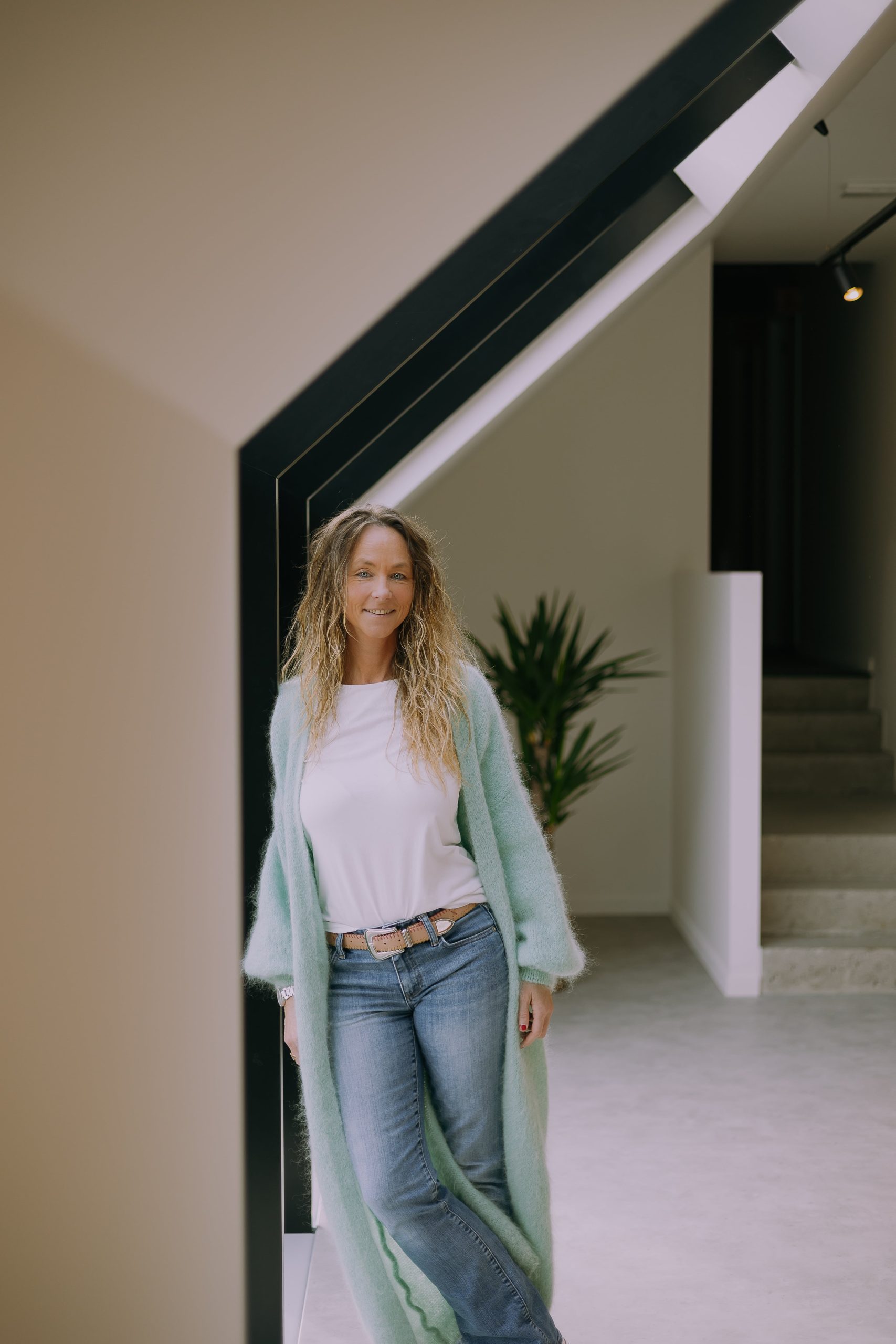 https://armelle.koahmedia.co/wp-content/uploads/2025/03/Armelle-Six-min-scaled.jpg